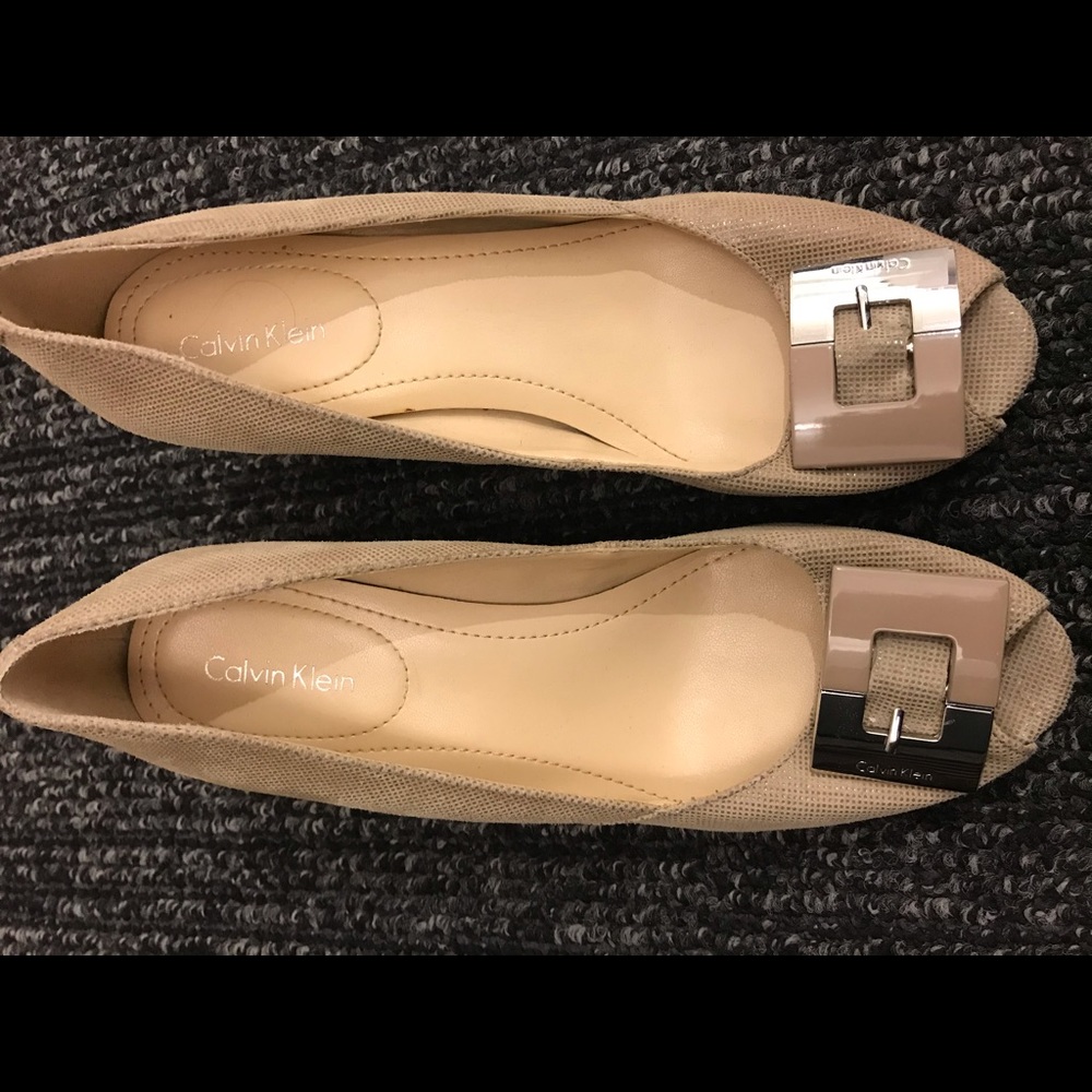 Calvin Klein size 7 open toed wedged shoes